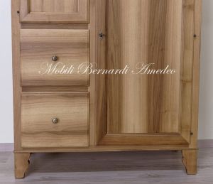 Mobile dispensa realizzato in legno massello di noce colore chiaro